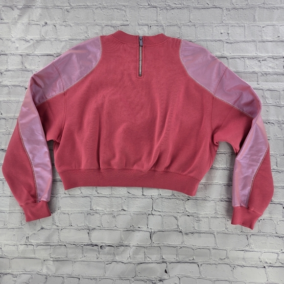 Nike Cropped Pink Swoosh graphic in front Sweatsirt Size M NWT - Picture 12 of 12